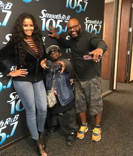 Claudia Jordan feet photo thumbnail