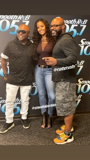 Claudia Jordan feet photo thumbnail