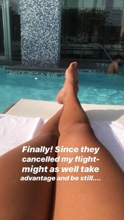 Claudia Jordan feet photo thumbnail