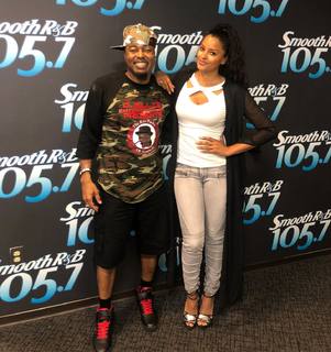 Claudia Jordan feet photo thumbnail