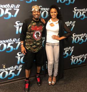 Claudia Jordan feet photo thumbnail