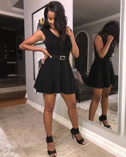 Claudia Jordan feet photo thumbnail