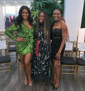 Claudia Jordan feet photo thumbnail