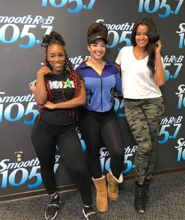 Claudia Jordan feet photo thumbnail