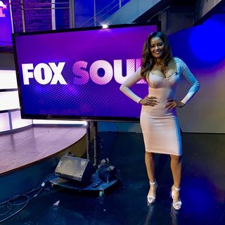 Claudia Jordan feet photo thumbnail