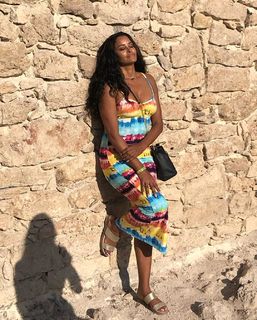 Claudia Jordan feet photo thumbnail