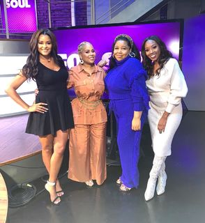 Claudia Jordan feet photo thumbnail