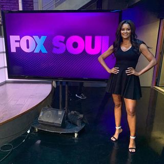 Claudia Jordan feet photo thumbnail