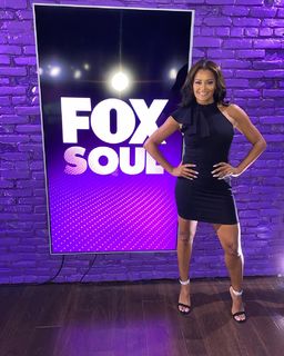 Claudia Jordan feet photo thumbnail