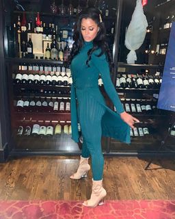 Claudia Jordan feet photo thumbnail