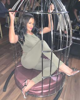 Claudia Jordan feet photo thumbnail