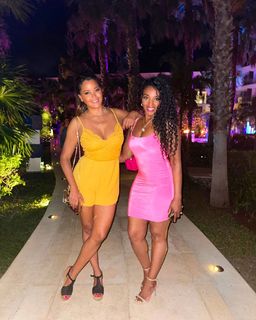 Claudia Jordan feet photo thumbnail