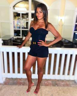 Claudia Jordan feet photo thumbnail