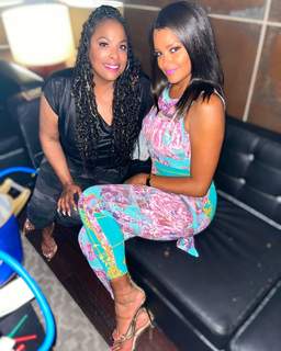 Claudia Jordan feet photo thumbnail