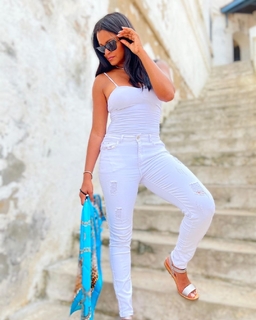 Claudia Jordan feet photo thumbnail