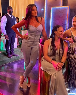 Claudia Jordan feet photo thumbnail