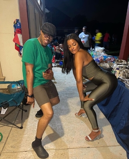 Claudia Jordan feet photo thumbnail