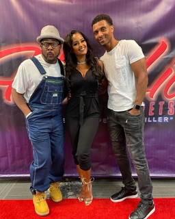 Claudia Jordan feet photo thumbnail