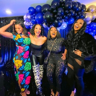 Claudia Jordan feet photo thumbnail