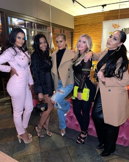 Claudia Jordan feet photo thumbnail