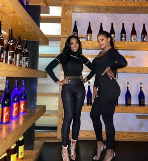 Claudia Jordan feet photo thumbnail