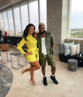 Claudia Jordan feet photo thumbnail