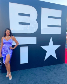 Claudia Jordan feet photo thumbnail