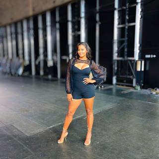 Claudia Jordan feet photo thumbnail