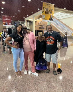 Claudia Jordan feet photo thumbnail