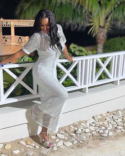 Claudia Jordan feet photo thumbnail