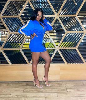 Claudia Jordan feet photo thumbnail