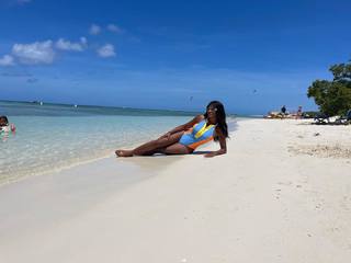 Claudia Jordan feet photo thumbnail