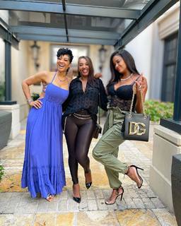 Claudia Jordan feet photo thumbnail