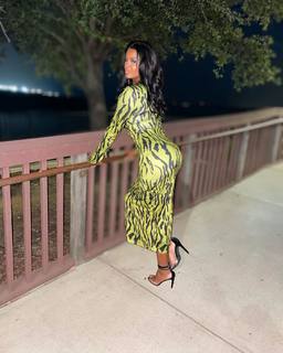 Claudia Jordan feet photo thumbnail