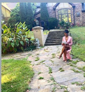 Claudia Jordan feet photo thumbnail