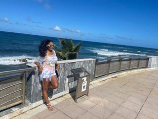 Claudia Jordan feet photo thumbnail