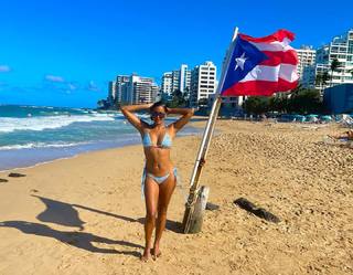 Claudia Jordan feet photo thumbnail