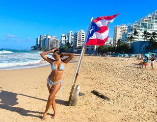 Claudia Jordan feet photo thumbnail