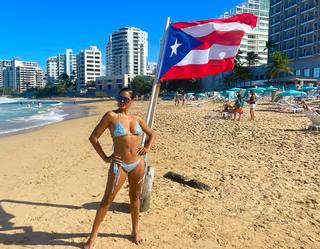 Claudia Jordan feet photo thumbnail