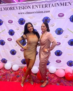 Claudia Jordan feet photo thumbnail