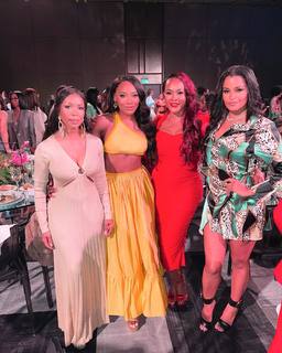 Claudia Jordan feet photo thumbnail