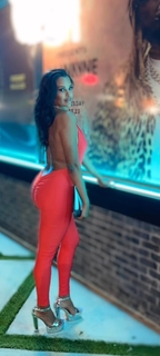 Claudia Jordan feet photo thumbnail