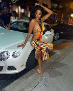 Claudia Jordan feet photo thumbnail