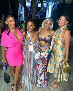 Claudia Jordan feet photo thumbnail