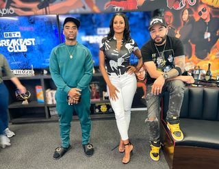 Claudia Jordan feet photo thumbnail