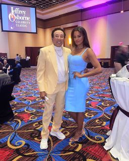 Claudia Jordan feet photo thumbnail