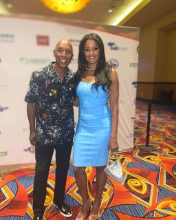 Claudia Jordan feet photo thumbnail