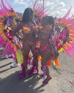 Claudia Jordan feet photo thumbnail