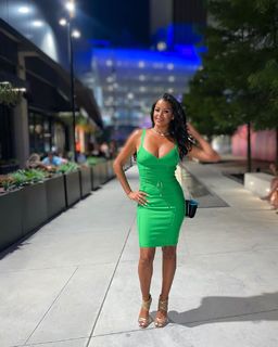 Claudia Jordan feet photo thumbnail