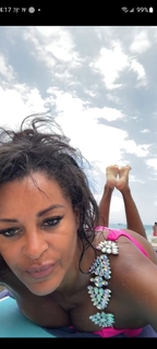 Claudia Jordan feet photo thumbnail
